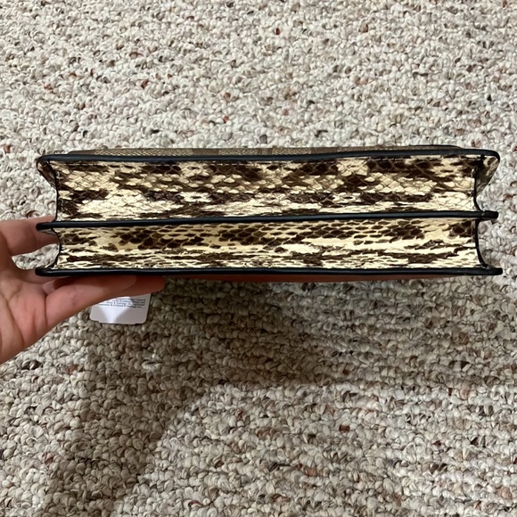 COACH Klare Crossbody In Signature Canvas With Rivets No. 90400 - Picture 14 of 17